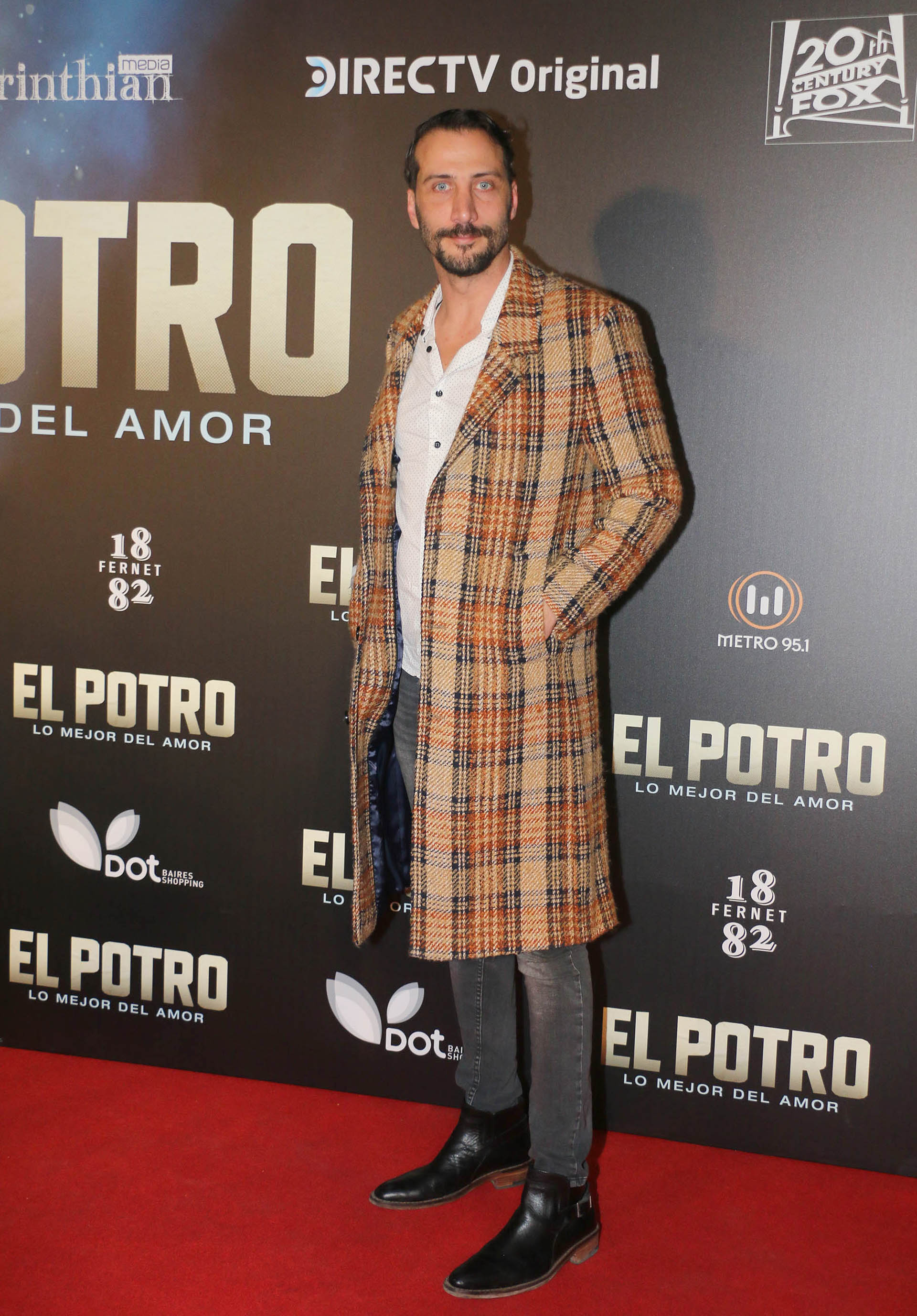 LA PREMIERE DE «EL POTRO: LO MEJOR DEL AMOR» - LAS ROSAS