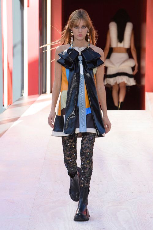 Louis Vuitton y el regreso a las pasarelas reales en Shanghai, China –  Revista Imagen Miami