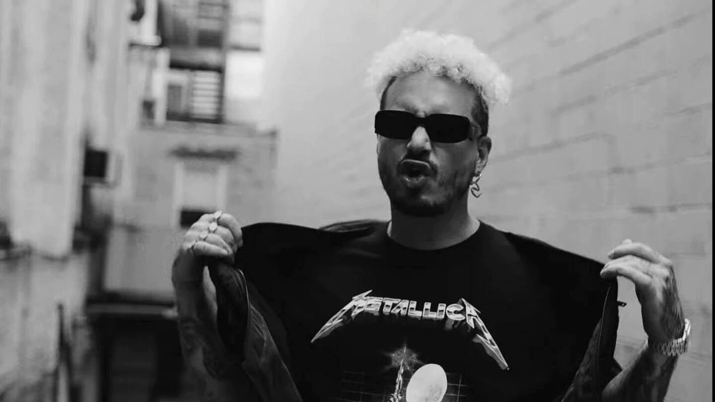 LAS ROSAS  - J BALVIN Y METALLICA LANZARÁN SU LÍNEA DE  ROPA