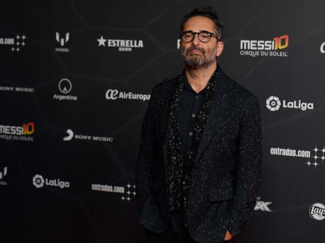 Uruguayan singer-songwriter Jorge Drexler poses on the red carpet during the premiere of Cirque du Soleil's latest show "Messi 10" inspired by Argentinian football star Lionel Messi in Barcelona on October 10, 2019. (Photo by Josep LAGO / AFP)