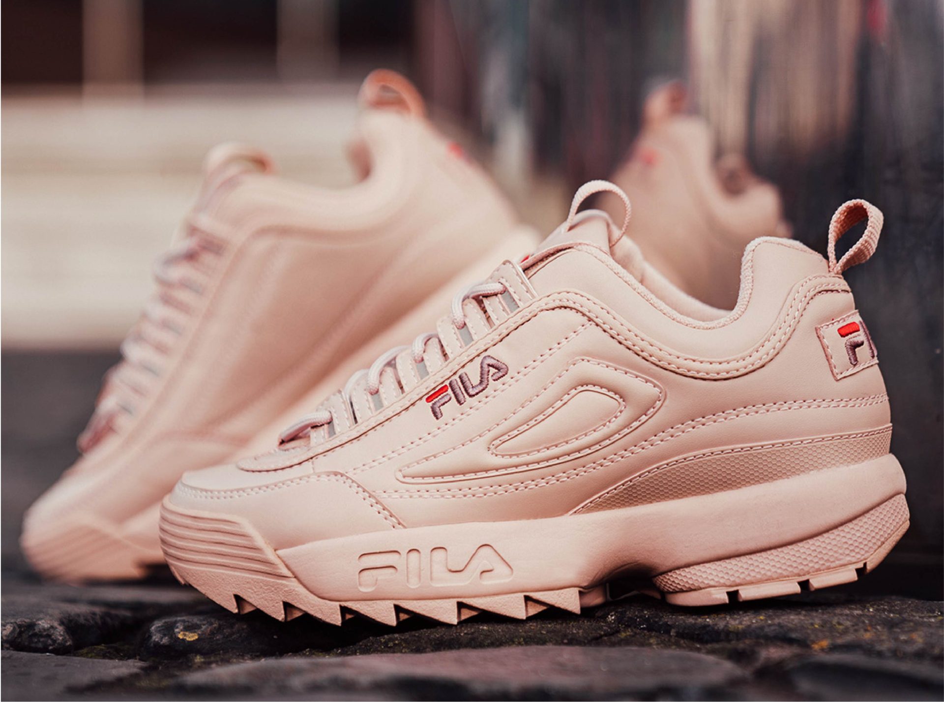 FILA RELANZAMIENTO DE LAS ZAPATILLAS DISRUPTOR II LAS ROSAS